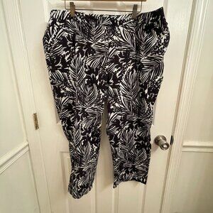 Lane Bryant Black & White Tropical Capri Pants size 20